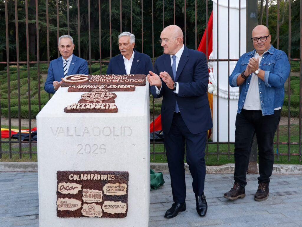 Valladolid homenajea a la Asociación Española Contra el Cáncer con un monumento en el Campo Grande