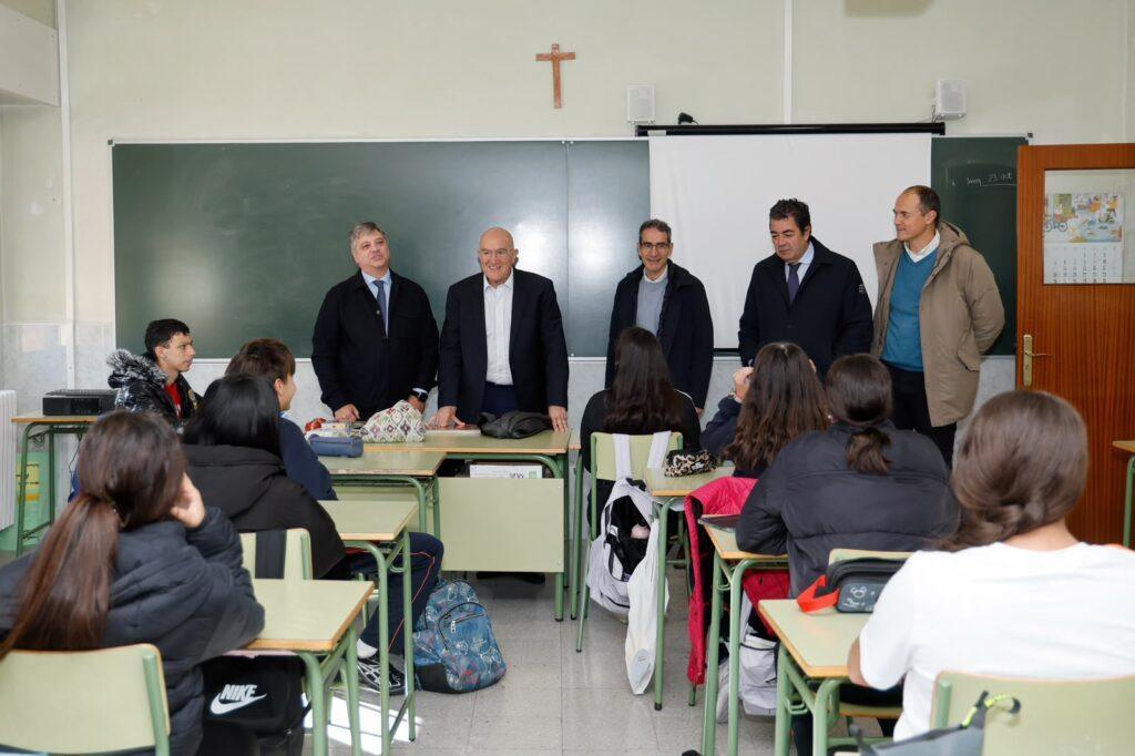 Visita del alcalde al Colegio de Nuestra Señora del Carmen en Las Delicias