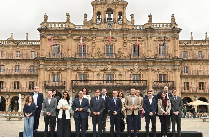 García Carbayo asume la presidencia de la Red de Ciudades Teresianas y presenta visitas guiadas a la Casa de Santa Teresa en