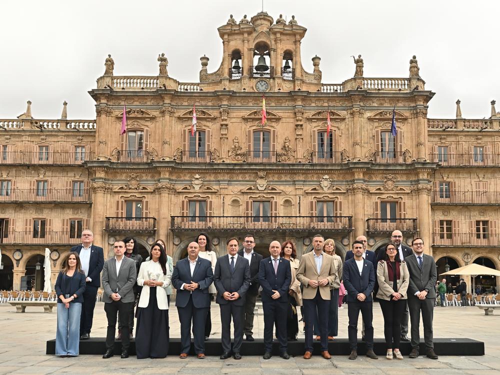 García Carbayo asume la presidencia de la Red de Ciudades Teresianas y presenta visitas guiadas a la Casa de Santa Teresa en