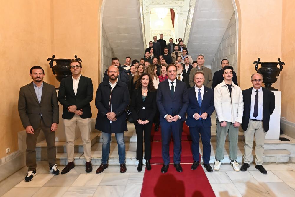 El alcalde reafirma el respaldo del municipio a la hostelería como impulsora de empleo y atractivo turístico en Salamanca