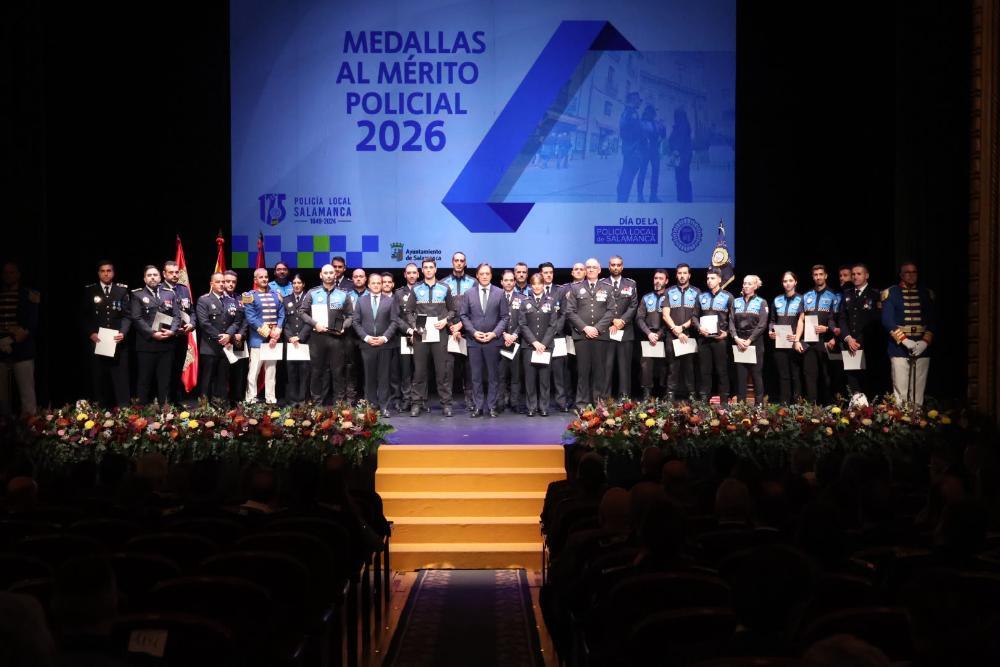 El alcalde respalda el uso de tecnología para acercar la Policía Local a los vecinos
