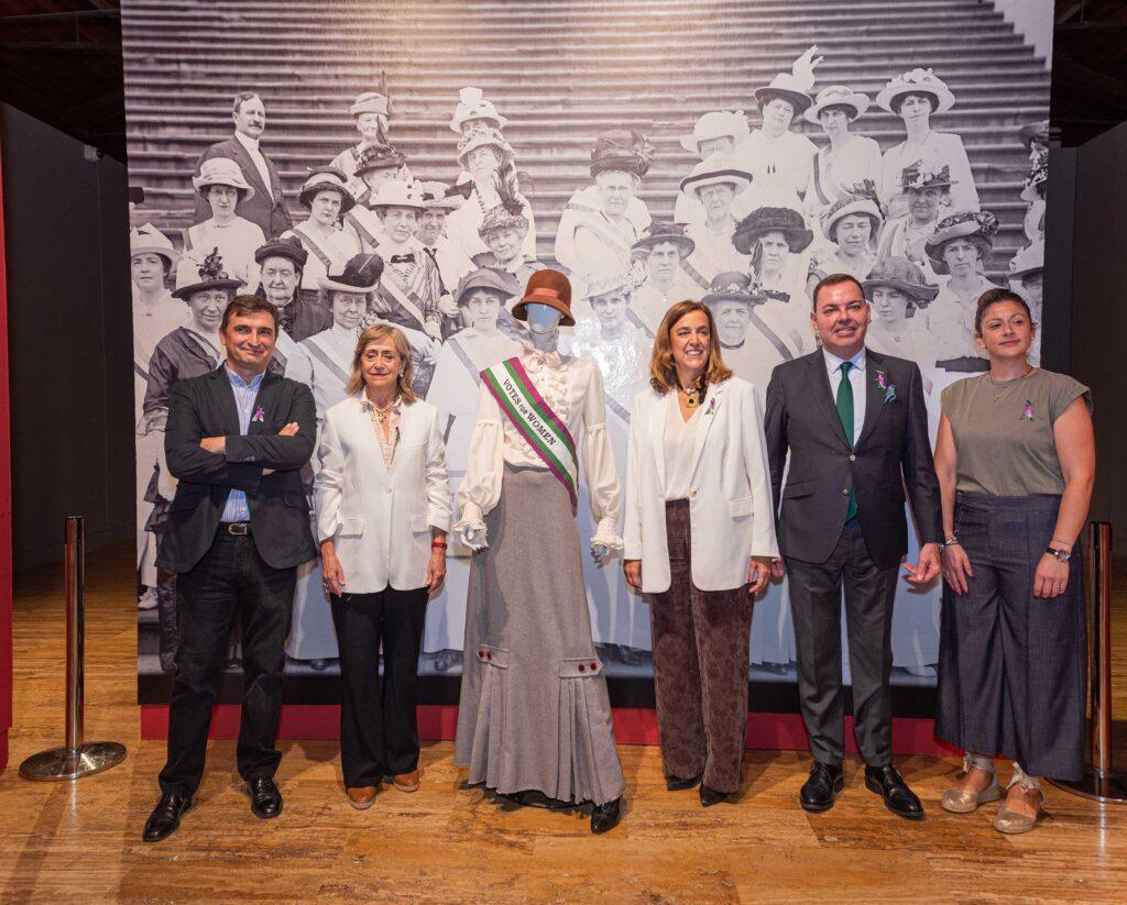 Inauguración de la exposición ‘La Conquista del Voto. Atrévete a ser libre’ en el Centro Cultural Provincial por la Diputación y Fundos