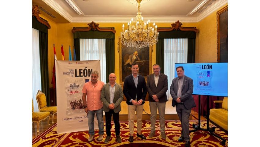 La IV Feria de Productos de León llega a la Plaza Mayor de Gijón para fortalecer la unión con Asturias