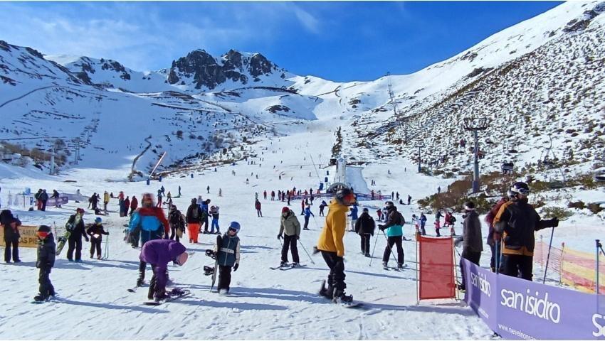 Abierto el plazo de inscripción para los centros escolares de la provincia en la Campaña de Nieve de la Diputación