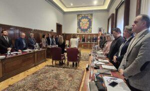 Minuto de silencio y renovación del convenio para la extinción de incendios con Valladolid